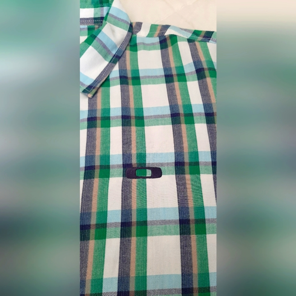 Oakley Button Up - Picture 4 of 15